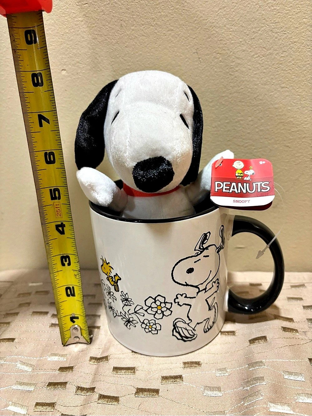 Peanuts Snoopy Peanuts mug with plush Ceramic Mug Set NWT White & Black